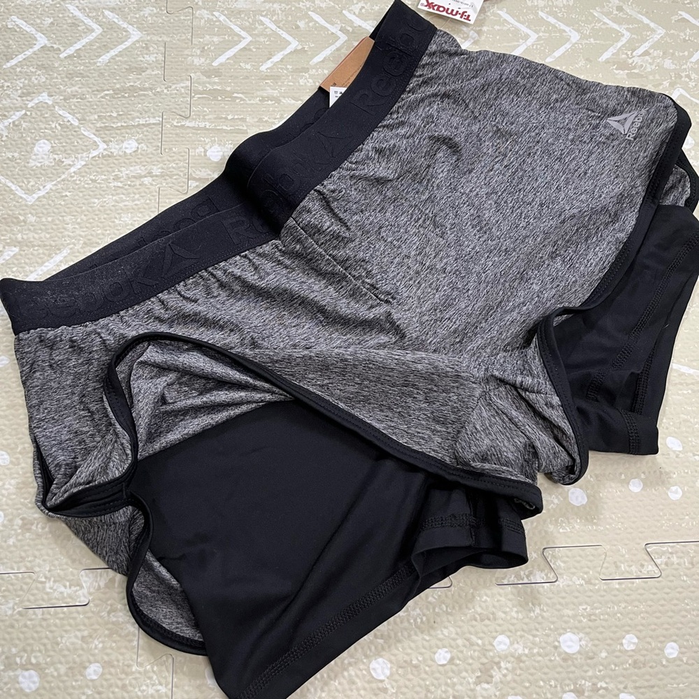 Reebok athletic shorts with liner